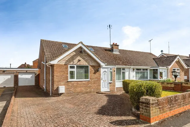 Photo 2 — Canney Close, Chiseldon, Swindon, Wiltshire, SN4