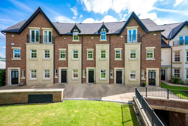 Edge View Crescent, Alderley Edge, photo 1