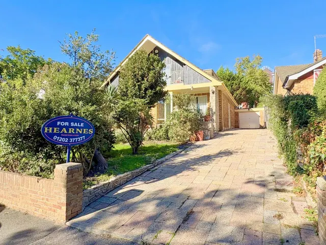 Copse Close, BH14, photo 1