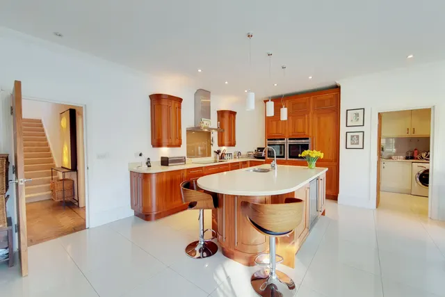Photo 2 — Alpina, 22 Coombe Ridings, Kingston upon Thames