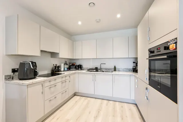 Luxton House, Barking, IG11, photo 3
