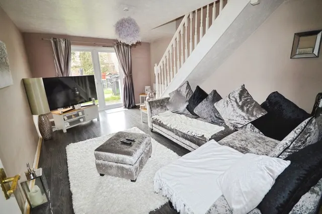 Photo 3 — Vicarage Gardens, Swadlincote, Derbyshire, DE11