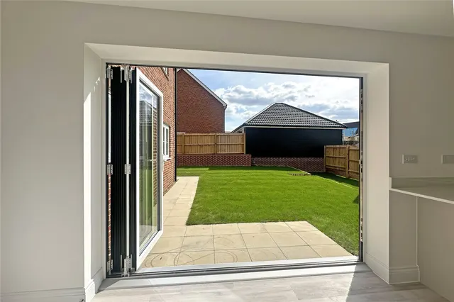 Beccles Road, Loddon, NR14, photo 2