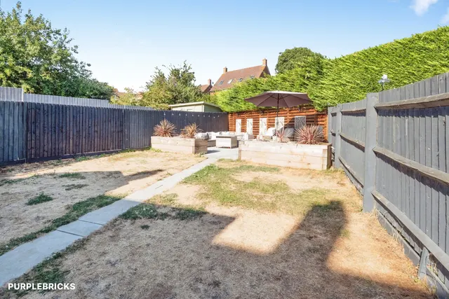 Hayes Road, Deanshanger, MK19, photo 3