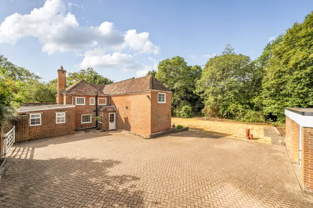 Otterbourne Hill, Otterbourne, SO21, photo 1