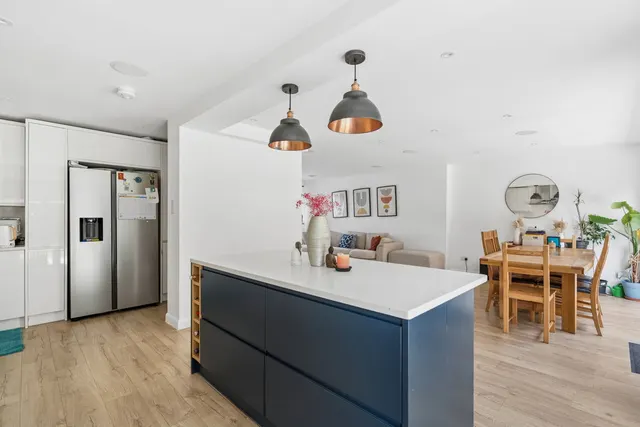 Brookdene Drive, Northwood, HA6, photo 3