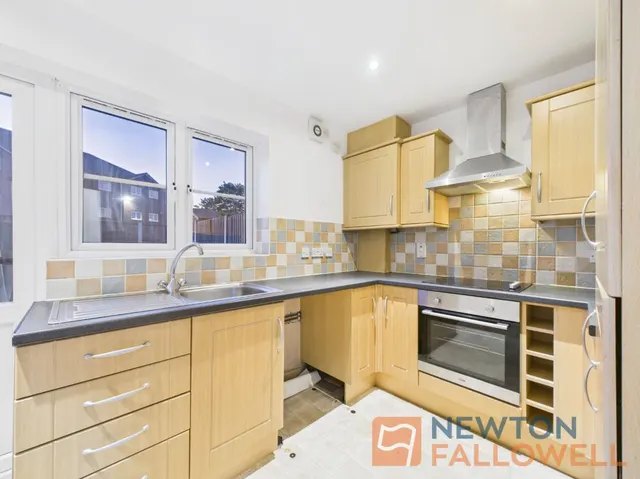Victoria Street, Willenhall, WV13, photo 2