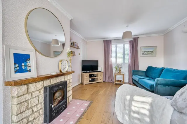 Glebe Rise, Kings Sutton, OX17, photo 3
