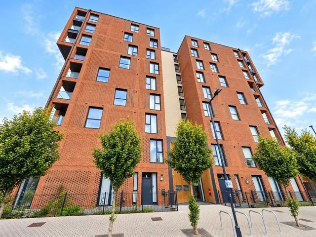 Press Road, London, NW10, photo 1