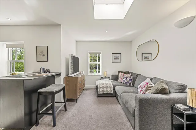 Photo 2 — 61 Aragon Road, Twickenham, TW1 3NG