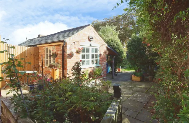 Union Street, Desborough, NN14, photo 2
