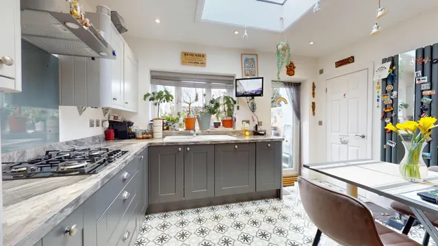Merthyr Road, Whitchurch, CF14, photo 1