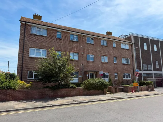 East Street, Seaford, photo 1