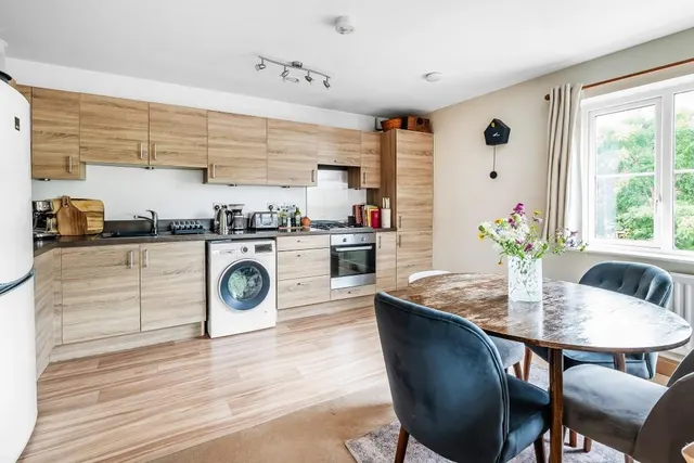 Breakspear Gardens, Beare Green, RH5, photo 2