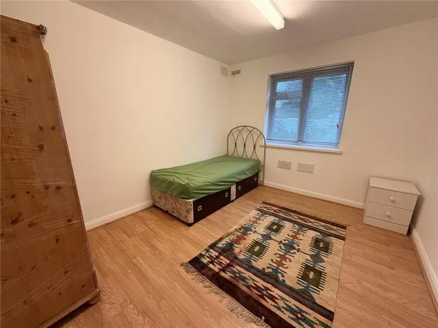 Lampton Road, Hounslow, TW3, photo 2