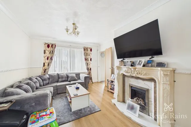 Photo 3 — Poplar Grove, Knottingley, West Yorkshire, WF11