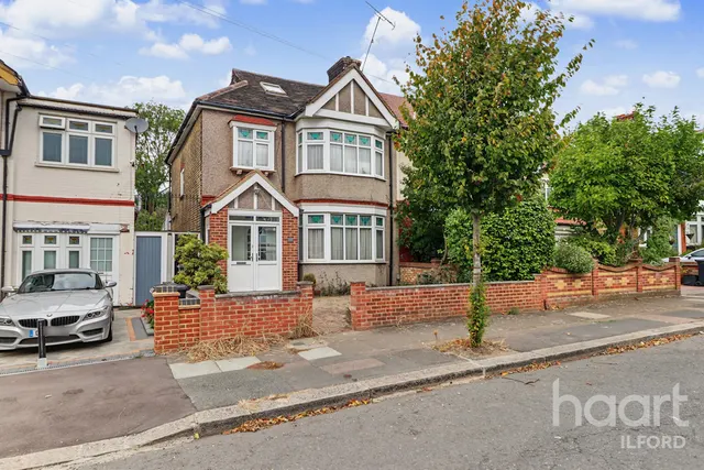 4 bedroom house, Rochester Gardens, Ilford, IG1