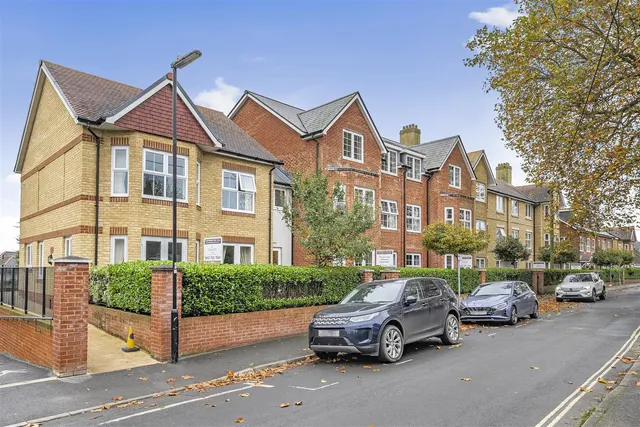 North Close, Lymington, SO41, photo 1