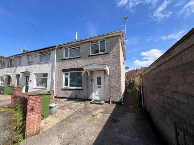 Ty Isaf Park Crescent, Risca, NP11, photo 1