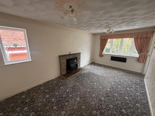 Chatsworth Drive, Tutbury, DE13, photo 2
