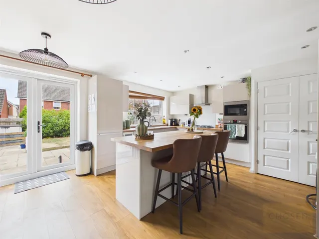 Bircher Way, Hucclecote, GL3, photo 1