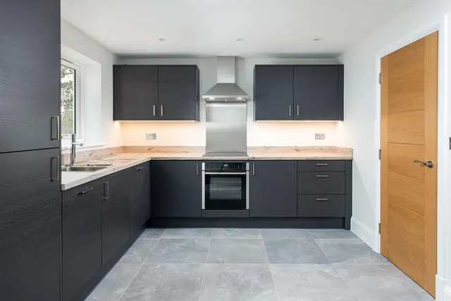Polebarn Road, Trowbridge, BA14, photo 3
