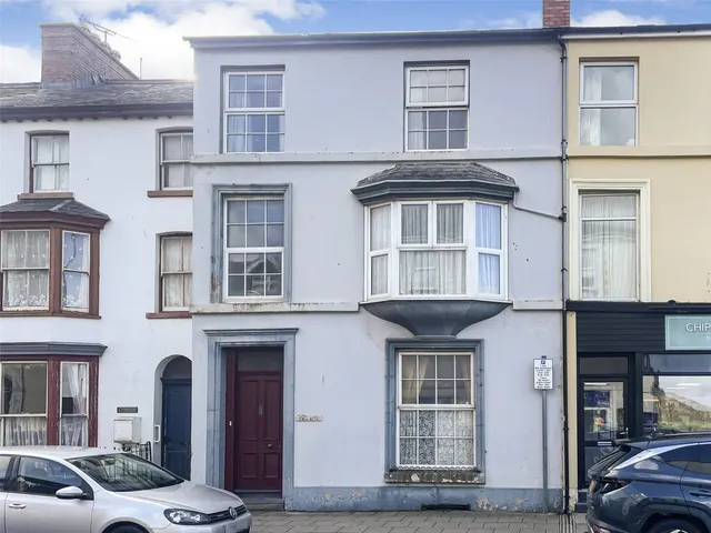 High Street, Tywyn, photo 1