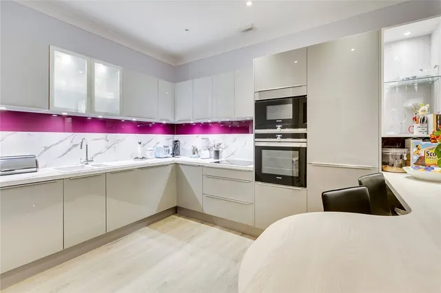Somerville Avenue, Harrods Village, SW13, photo 2