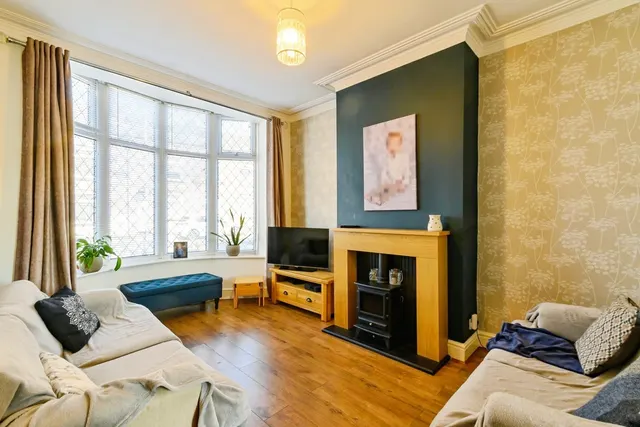 Photo 2 — Hilton Lane, Worsley, Manchester, Greater Manchester, M28