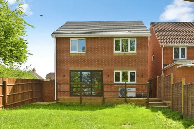 Photo 2 — Bradwell Road, Bradville, Milton Keynes, Buckinghamshire, MK13