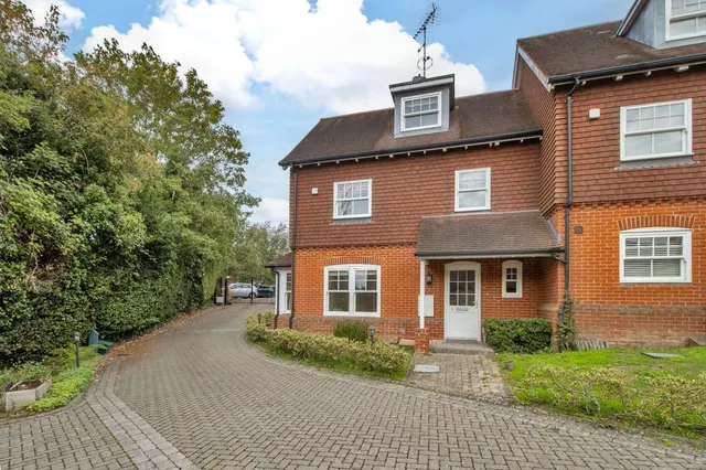 Oak Tree Close, Sevenoaks, TN13, photo 1