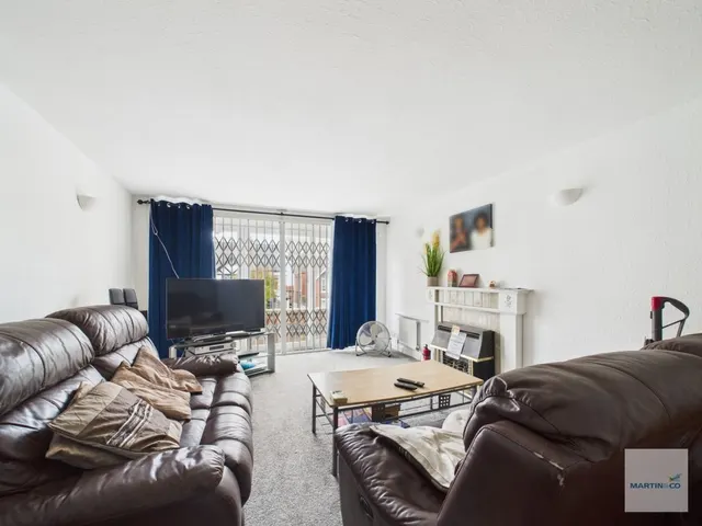 Photo 2 — Mansfield Road, Carrington, Nottingham
