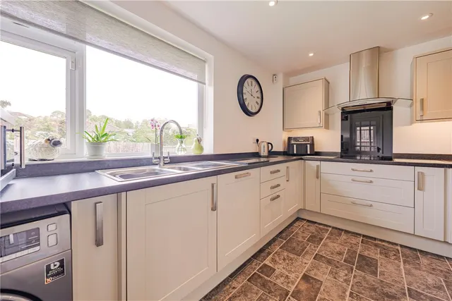 Kineton Road, Gaydon, Warwick, Warwickshire, CV35, photo 1