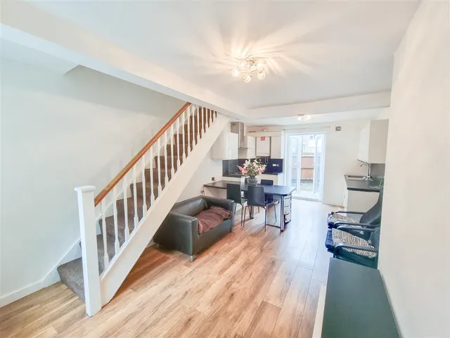 Lower Green West, Mitcham, CR4, photo 2