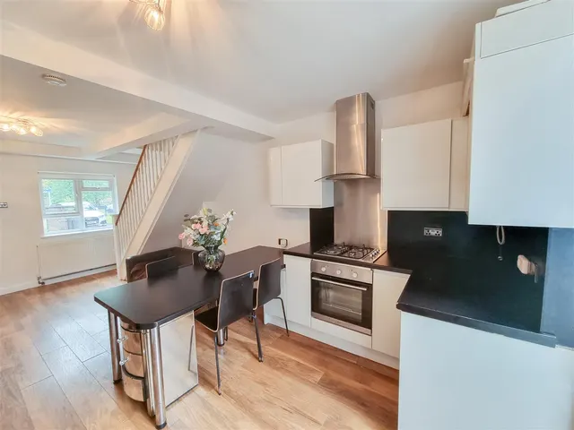 Lower Green West, Mitcham, CR4, photo 3