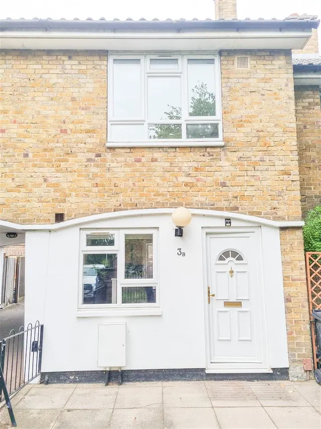 Lower Green West, Mitcham, CR4, photo 1