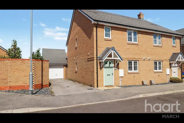 Lily Avenue, Wimblington, PE15, photo 1