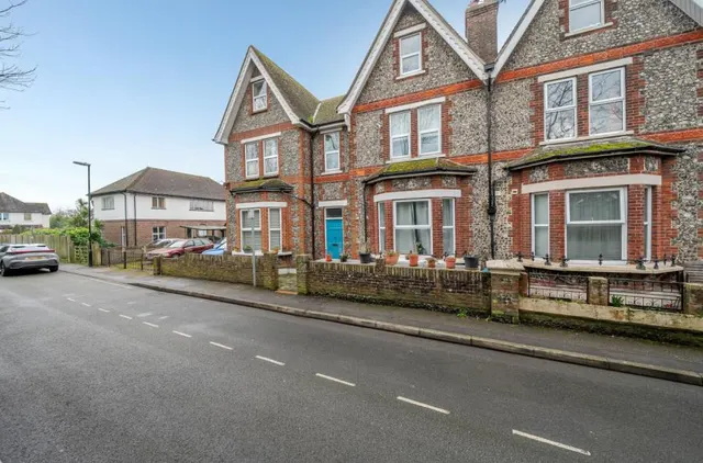 Ettrick Road, Chichester, PO19, photo 1