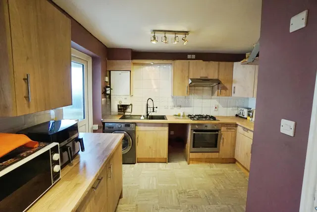 Cox Road, Coseley, WV14, photo 2