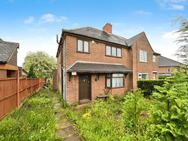 Clayton Road, Newcastle, ST5, photo 1