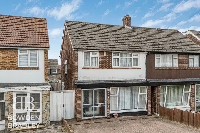New North Road, Hainault, IG6, photo 1