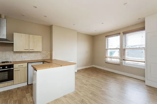 Albert Road, Southsea, Hampshire, PO5, photo 1