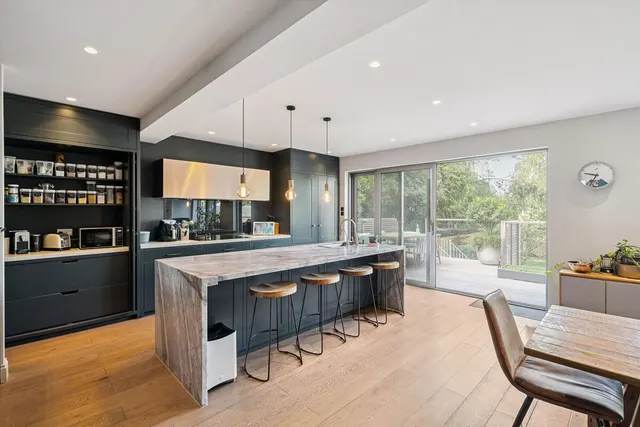 Ellerton Road, London, SW18, photo 1