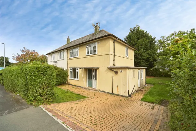 Alderton Rise, Leeds, photo 1