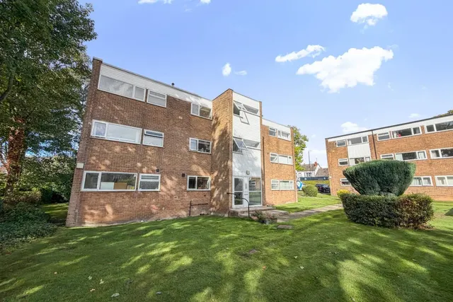 Park View Court, Roundhay, LS8, photo 1