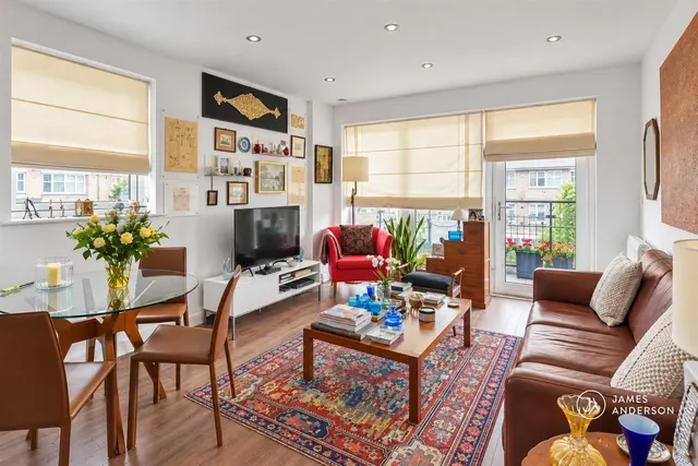 Roehampton Lane, London, SW15, photo 1