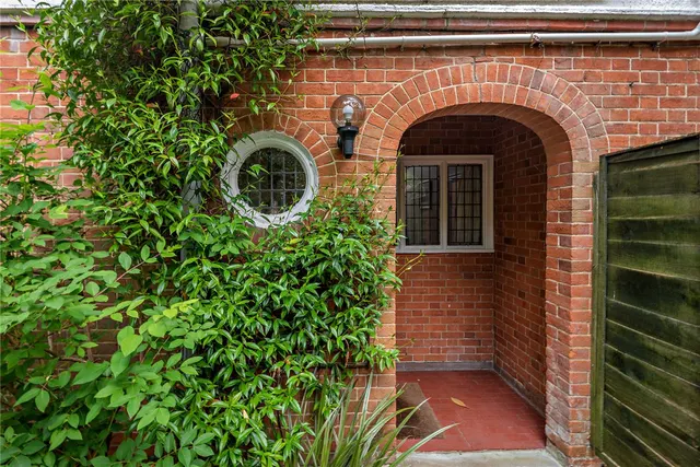 Andover Road, Newbury, RG14, photo 3