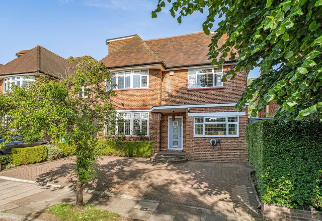 Connaught Drive, Hampstead Garden Suburb, NW11, photo 1