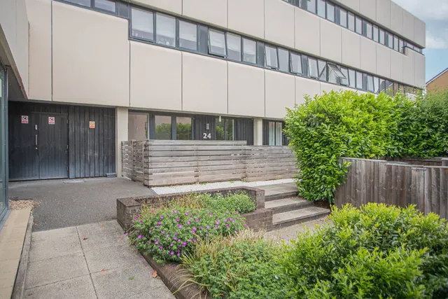 Cedar Court, Malmesbury, photo 1