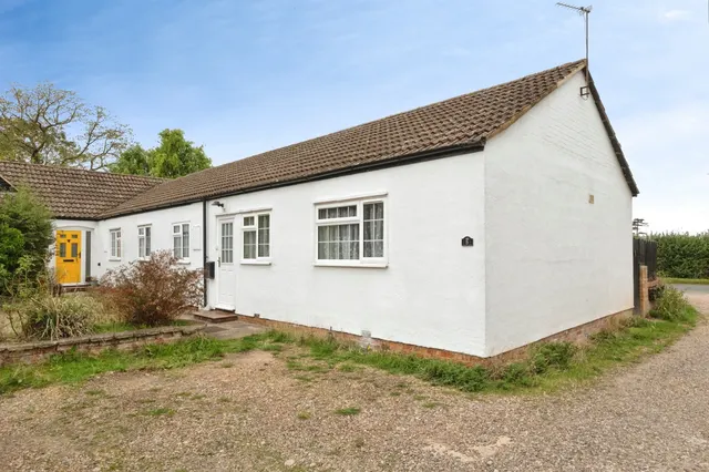 Bicester Road, Twyford, MK18, photo 1
